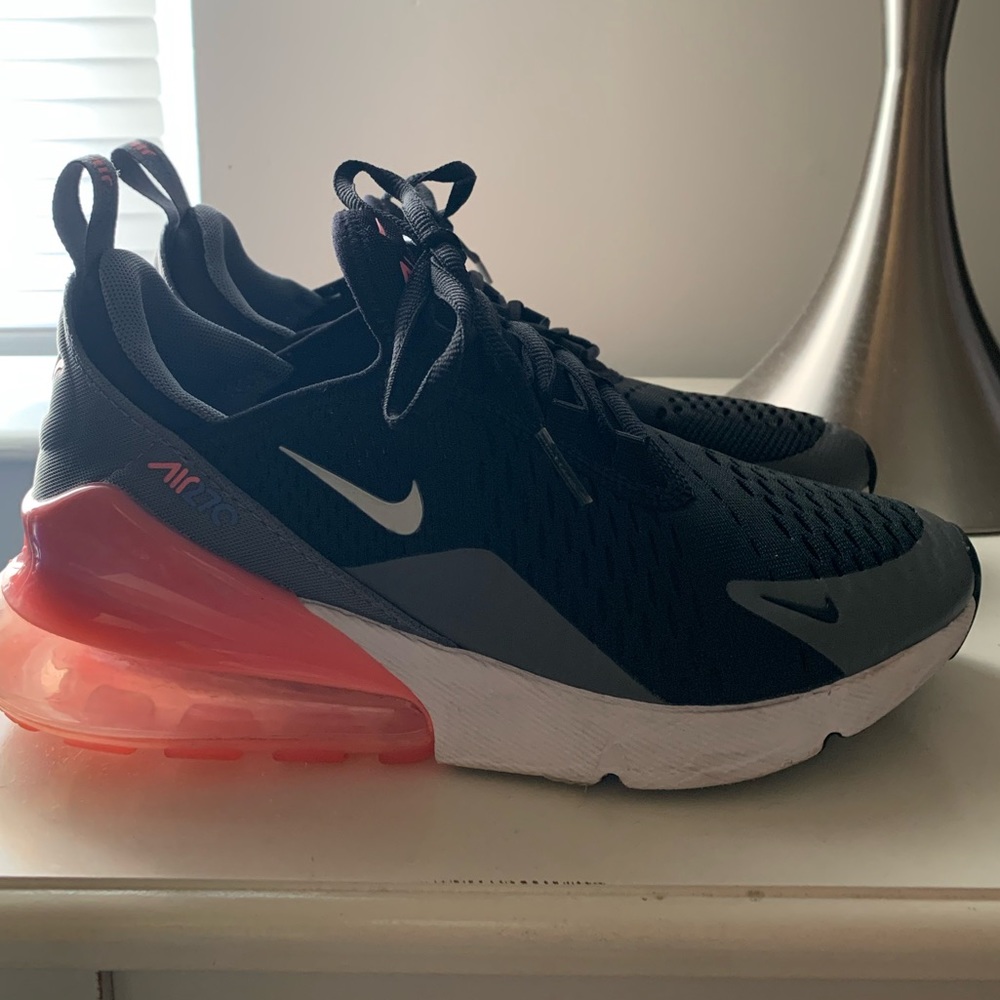 Nike 270